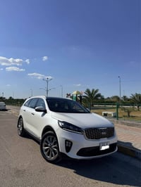 سورنتو 2019 السياره خليجيه رقم انكليزي جديد ولسنويه باسمي  المحرك والك...