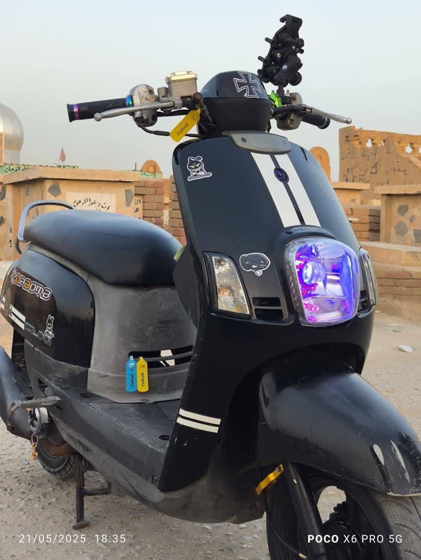 السلام عليكم 
رمضان كريم....
دراجه بوليسي لون اسود للبيع صار شهرين من مطلعهة من الوكيل سيد وسام العوادي  النضافه شوفه عينك شلعه ومعدل ونهضه مكينه ما مفتوحه شرط كهربائيات شغاله لايت زينون ثلجي بريك الكدام دسك دبلات جدد ريشه تايرات جدد ستوني شادهن والله بريك بلمكان تشتغل سلف وهندر نكرة سلف السعر 700 وبيهة مجال
العنوان النجف/الكوفه
للتواصل/  *********** النجف, العراق
