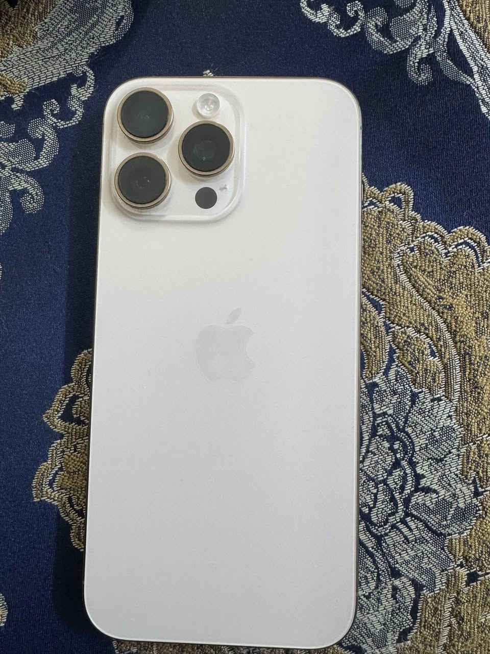 ايفون 16 برو ماكس جديد كلش ضمان ماستر  السعر 1350    مكاني الفلوجة ***********
