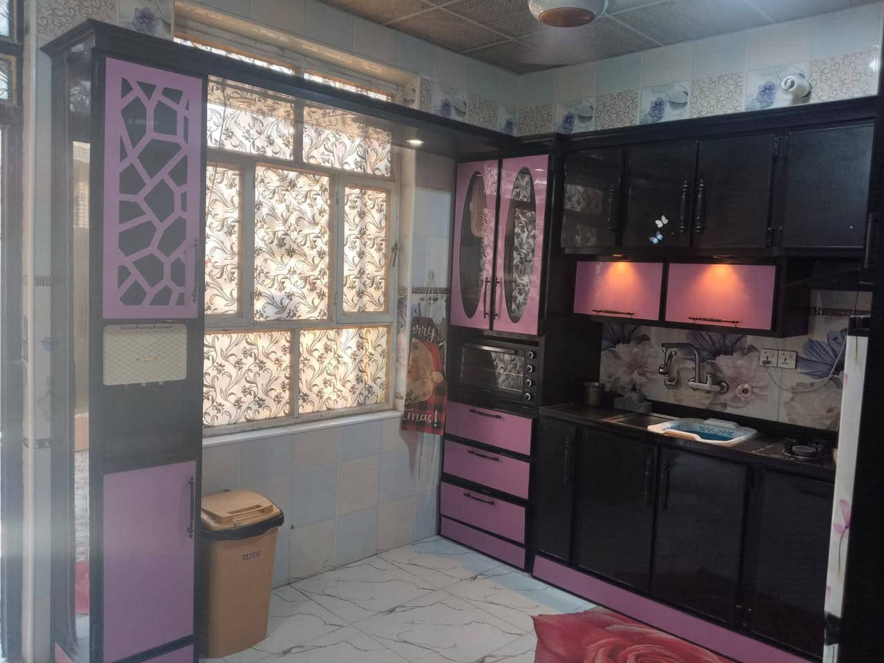 دار للبيع مساحه 200 متر زراعي الجمعيه قرب علي طه  مدرسه مستقبل الأجيال
الشارع الأول مال علي طه قريب جدا من المدرسه 

شارع صب ومجاري داخليه  عرض الشارع 7 ونص متر 

البيت نضيف مابي أي نقص 

يتكون من غرفتين وصاله واستقبال ومطبخ ومجمع صحيات داخلي وخارجي 

بيع سريع 

***********
