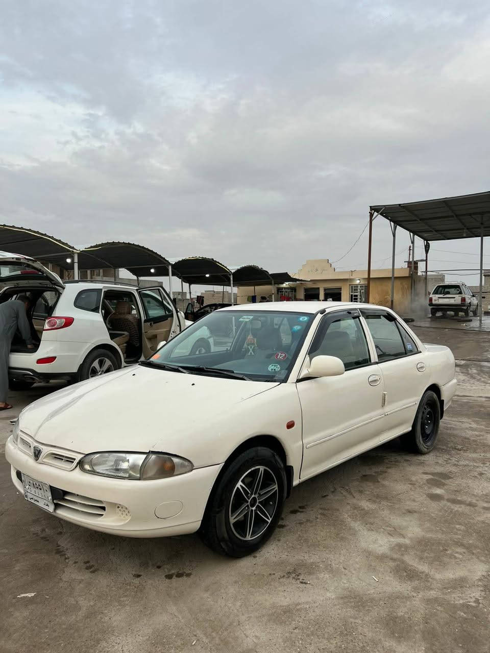 السلام عليكم
بروتون 2005

رقم ألماني ل27 شرط التحويل 

‏أوتوماتيك 

‏گير جديد مال گصه

‏محرك معمر جديد

‏صدر جديد

‏تواير الأمامي جديد ، الخلفي نص عمر 

‏شاشه كاميرا خلفيه 

‏حساسات

‏سنتر لوك

السعر 48 

المكان الشركاط الخضرانيه

للتواصل على الواتساب ***********
