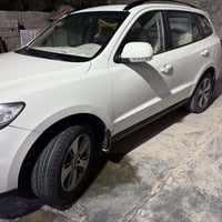 للبيع سياره نوع هونداي سنتافي مديل ٢٠١٢ سياره كفاله تبريد وحداديه وبدي...