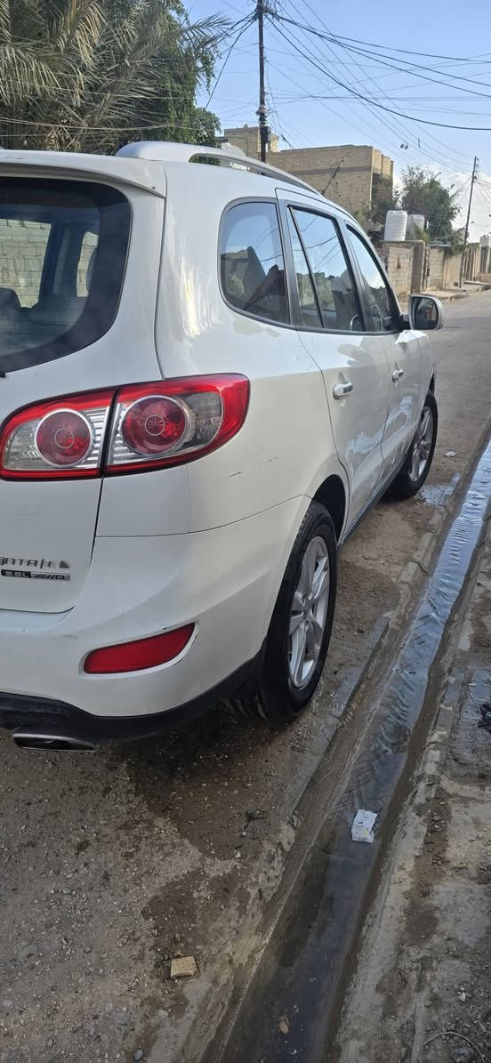 السلام عليكم سنتافي موديل ٢٠١١ فول خليجي مكينه من اشغل الصبح بيه صوت رواجز تخم تاير جديد باتري جديد صدر جديد مكينه (٦) السعر ١٤٦ وبيه مجال مابيه لا ضربه ولا صبغ ولا تبديل بيه شخوط مبينات العنوان بغداد النهروان رقمي ***********
