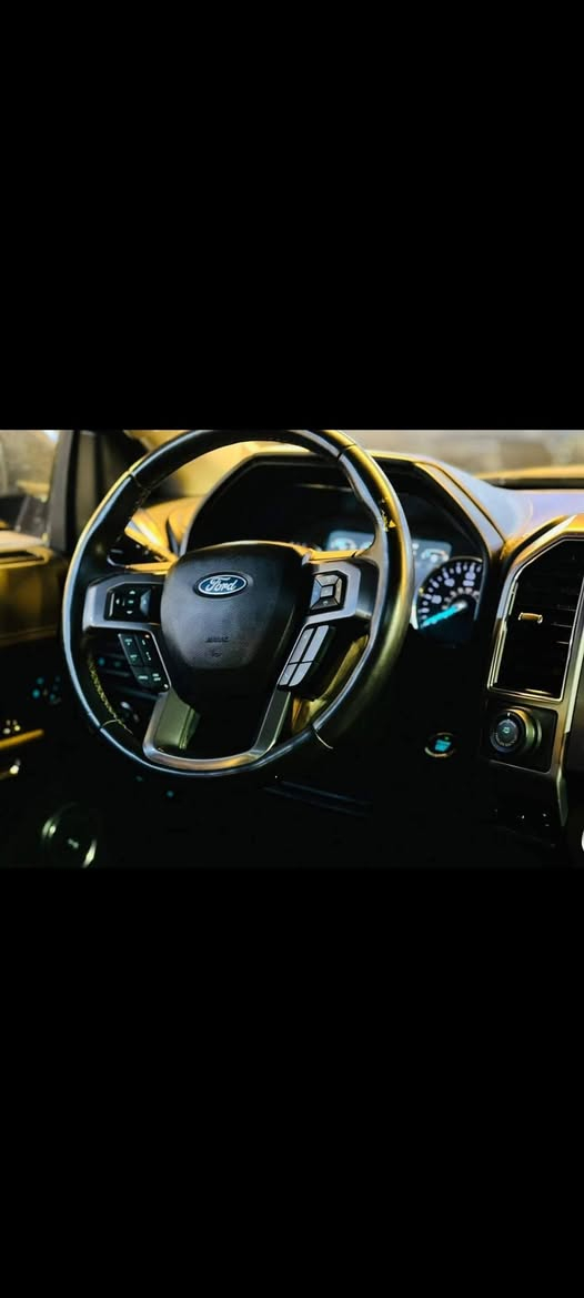 سلام عليكم
للبيع فقط بدون مراوس
فورد اكسبيديشن بلاتينيوم
فول 1/1
موديل 2020 وارد امريكي محرك 6سلندر حجم 3500 تو تيربو
مرقمه بغداد بأسمي ماشيه 10 آلاف ميل
حادث تبديل چاملغ وبنيد
اللون كرزي
السعر 265$
للتواصل وطلب صور الحادث الاتصال وات ساب ***********
