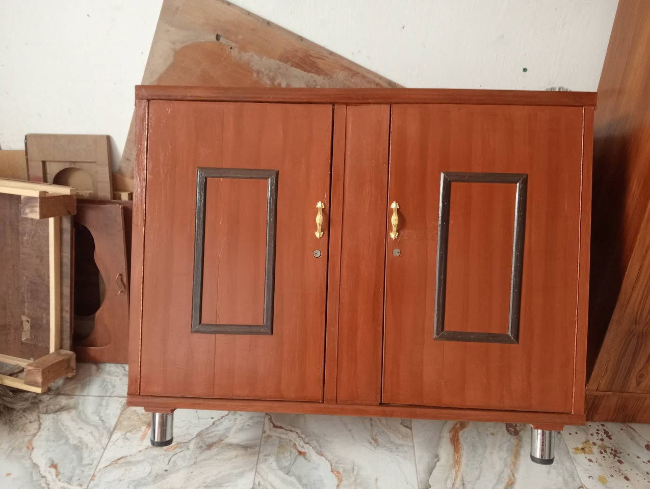 بوفيه مترين درجه اولى جديد تسكام نجاره قضاء الموفقيه مكاني ***********
