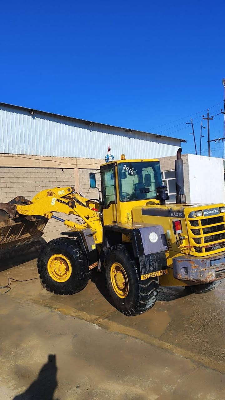 شفل كوماتسو 270 للبيع الاستفسار أكثر اتصل ***********
