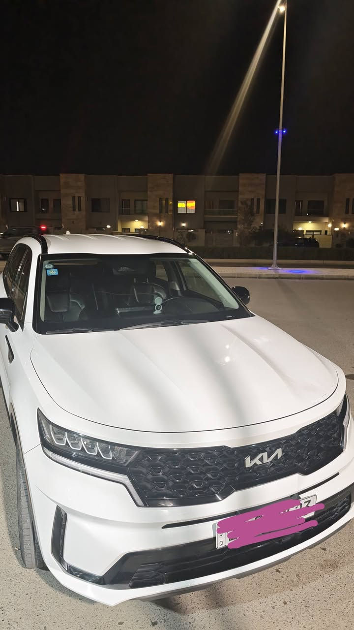 للبيع سورنتو موديل 22 سبعة راكب محرك تيربو 2500 وارد امريكي  رقم بغداد حادث بسيط جدا ضربة بسيطة بالدعامية وتعديل بارد بالبنيد لا يوجد فيها صبغ ابدا صور الحادث موجودة فول مواصفات عدا البانوراما ممكن الاتصال على الرقم ***********  يوجد وتس اب السعر بالخاص ،
