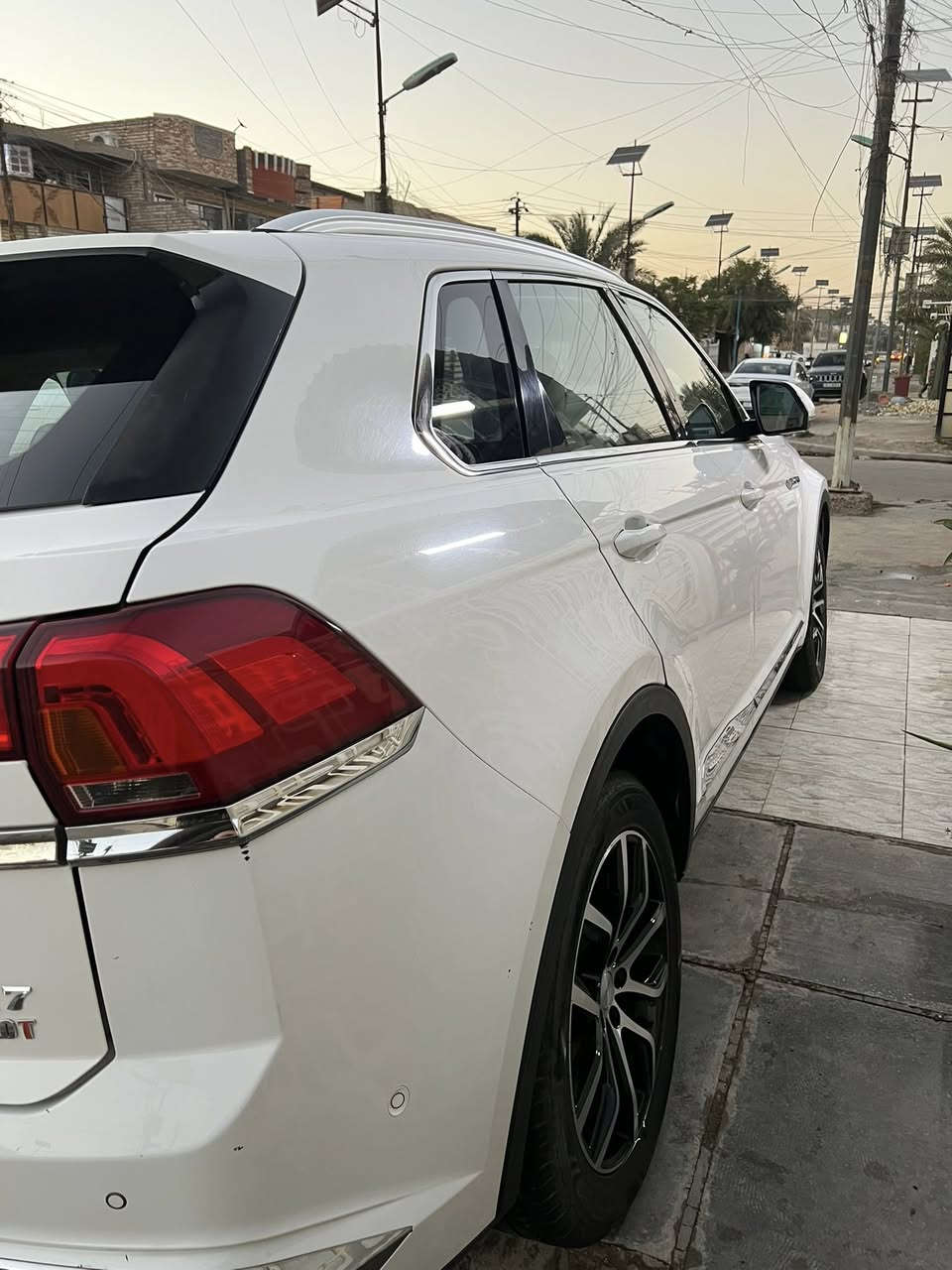 دومي x7بغداد موديل 2019(7راكب) حره تحويل مباشر مواصفات معروفه فول مواصفات مكفوله من الصبغ والضربه بيها شخوط بسيطه موضحه في الصور بيها نقوصات بسيطه جدا ماشيه 61 السعر110$بيها مجال للشراي العنوان بغداد الغزاليه الاتصال ***********
