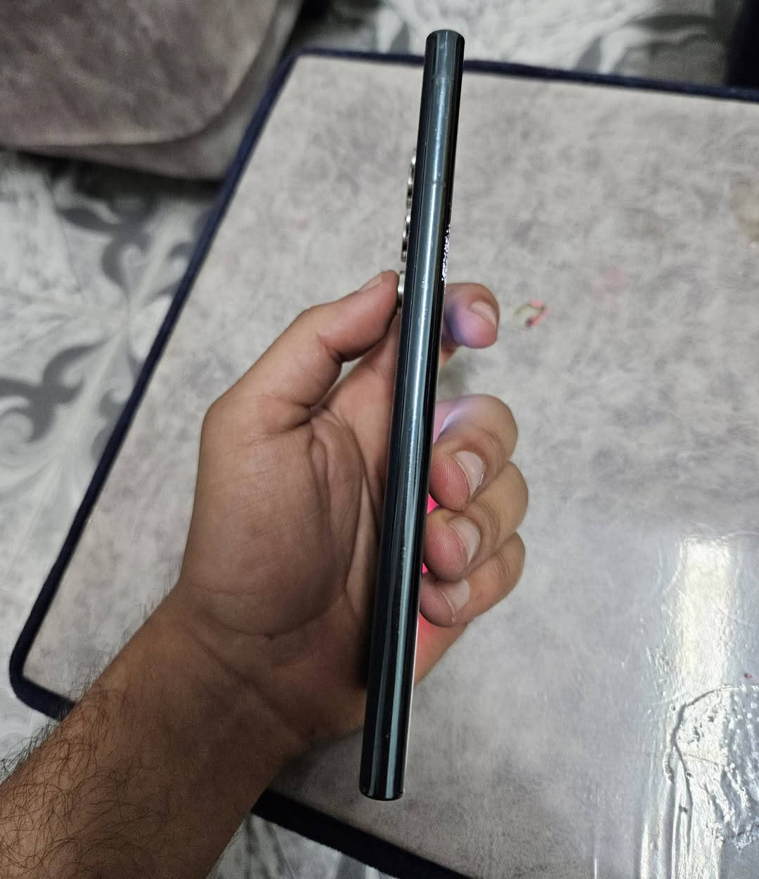 🔥 Samsung Galaxy S22 Ultra
 بحالة شبه جديدة وكأنه جديد!✅
 سعة التخزين: 256GB ✅
 الذاكرة: 12GB RAM ✅
 شاشة Dynamic AMOLED 2X مذهلة ✅ 
كاميرا احترافية تلتقط أدق التفاصيل ✅ 
أداء قوي وسريع يناسب الألعاب والتصوير والعمل ✅ 
بطارية تدوم طوال اليوم ✅
 الجهاز نظيف جدًا وجاهز للاستخدام مباشرة 💯
🚚 متوفر خدمة توصيل لجميع مناطق الضفة والقدس والداخل.
📩 للطلب والاستفسار: راسلنا عبر رسائل الصفحة أو اتصل على: 📞 0569886395
لا تضيع الفرصة، امتلك هاتفًا رائدًا بسعر مميز وجودة مضمونة. 💯


**إذا كنت صاحب هذا الإعلان وتريد حذفه لأي سبب، رجاءا أرسل رسالة إلى الدعم الفني**