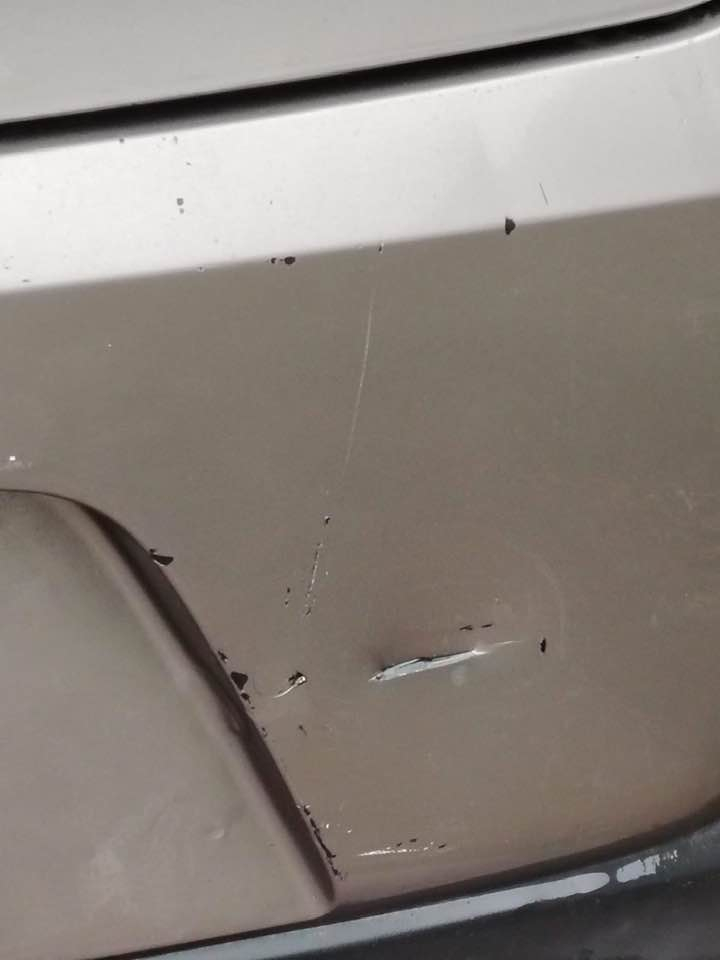 سلام عليكم 
كيا بيكانتو سياره خليجي فول مواصفات خليجي سياره 
سلايت روف تحكمات ستيرن جهتين حجم المكينه 1300 
مكينه مجفته كير مكفول سياره رقم بغداد باسمي يحتاجلها ترتيب شويه 
مكان السياره بغداد الغزاليه تحويل ثاني يوم 
سياره رايدها 120$ ورقه 
***********
