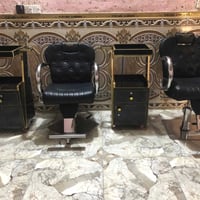 كراسي عدد 2 ميز حلاقه 2 استخدام شهر لو 40 يوم سعر 500 وبيهن مجال شي بس...