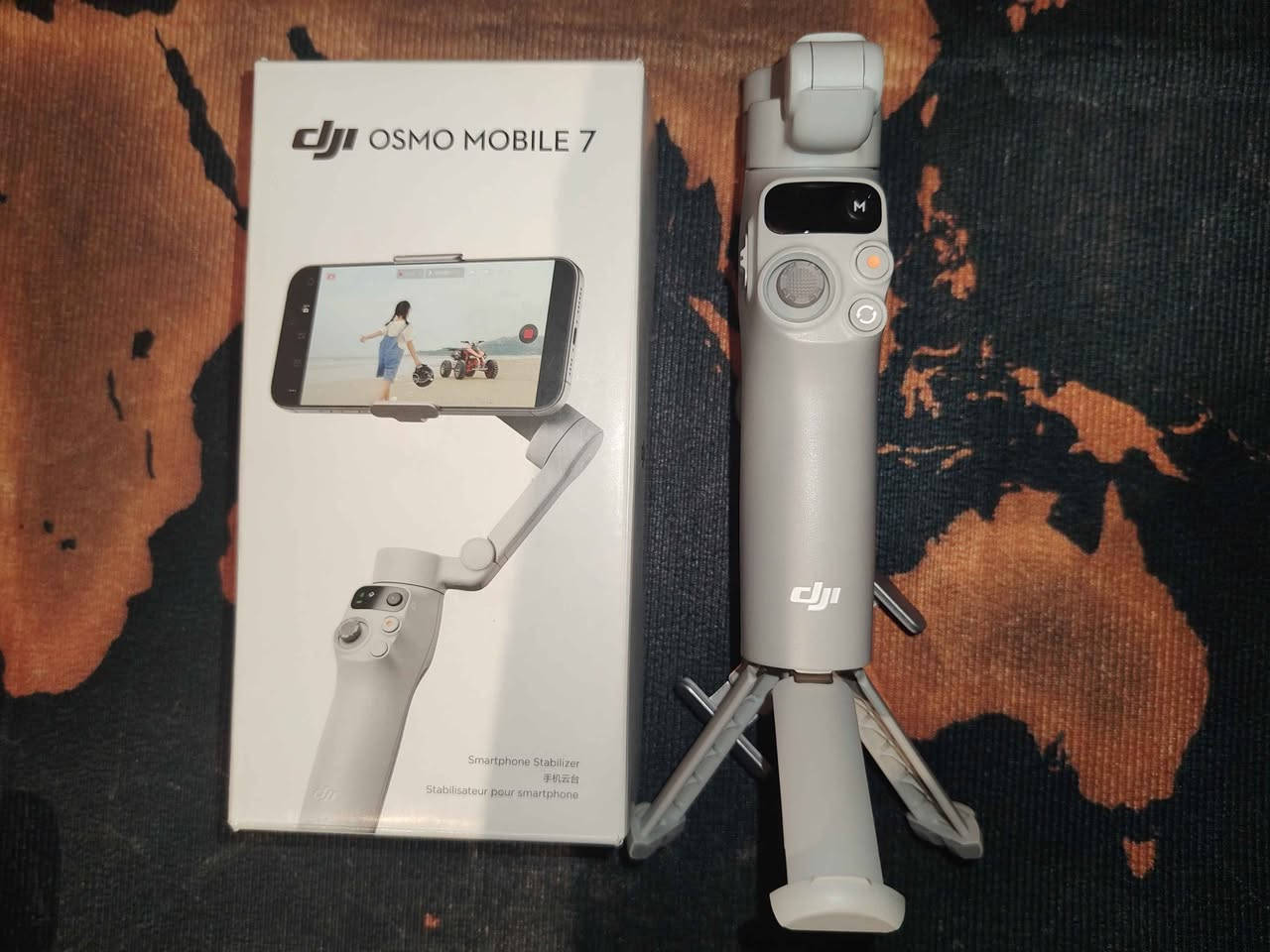 dji اوزمو 7 
        ( مخصصة للمبايل )
نضيف جدا تم استعماله 4 مرات فقط 
._تثبيت التصوير
._تحكم مباشر بالحركة و الزوم 
._تتبع حركة 
._عمر بطارية 10 ساعات تقريبا 
._ربط عن طريق البلوتوث 
._منع الاهتزازات اثناء التصوير 
._نتيجة تصوير احترافية موصل, نينوى


**إذا كنت صاحب هذا الإعلان وتريد حذفه لأي سبب، رجاءا أرسل رسالة إلى الدعم الفني**