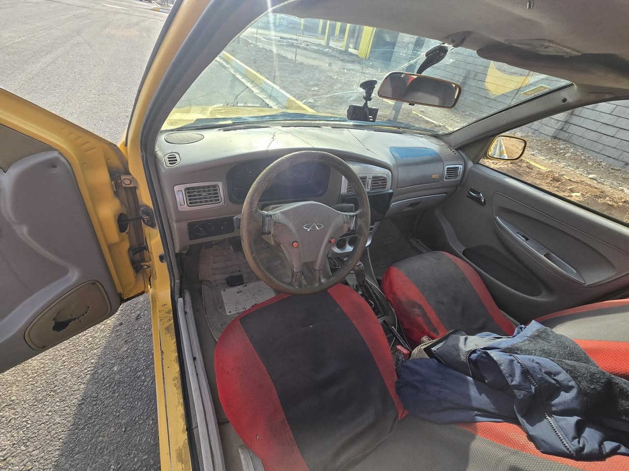 لبيع شيري كوين 2010 رقم بغداد محرك بلاد
تبريد تدفئه كله شغاله تخم تاير جديد صدر جديد 
سياره جاهزه 
السياره باسمي شرط غرامات و هيئه السنويه ماساقطه
بيها ستيكر بانزين فعال وكاله تحويل حاضر ديالى خانقين
***********
