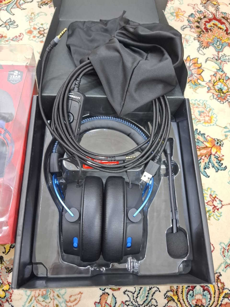 متوفر سماعة HYPERX CLOUD ALPHA S هاي السماعه تكون افضل من CLOUD II من ناحية عزل المايك وجودة الصوت ويكون اواكس السماعه قابل للفصل كما موضح بالصوره والسماعة كلش كلش جديده و ال 7.1 لجماعة pc موجود يجي وي السماعه وهاي السماعه قطعة كلش نادره لان ماموجوده بالمحلات وتشتغل على جميع منصات الكونسل بلي واكس بوكس و pc
 السعر 120 الف وبيها مجال


**إذا كنت صاحب هذا الإعلان وتريد حذفه لأي سبب، رجاءا أرسل رسالة إلى الدعم الفني**