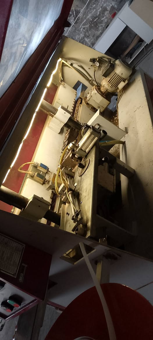 معمل كامل نجاري
مشار220

مةكينةPFS

كتر يلماس

مةكينة نرمادة جديد

كؤم بريسةر 300لتر جديد

عنوان اربيل شمامك
***********
