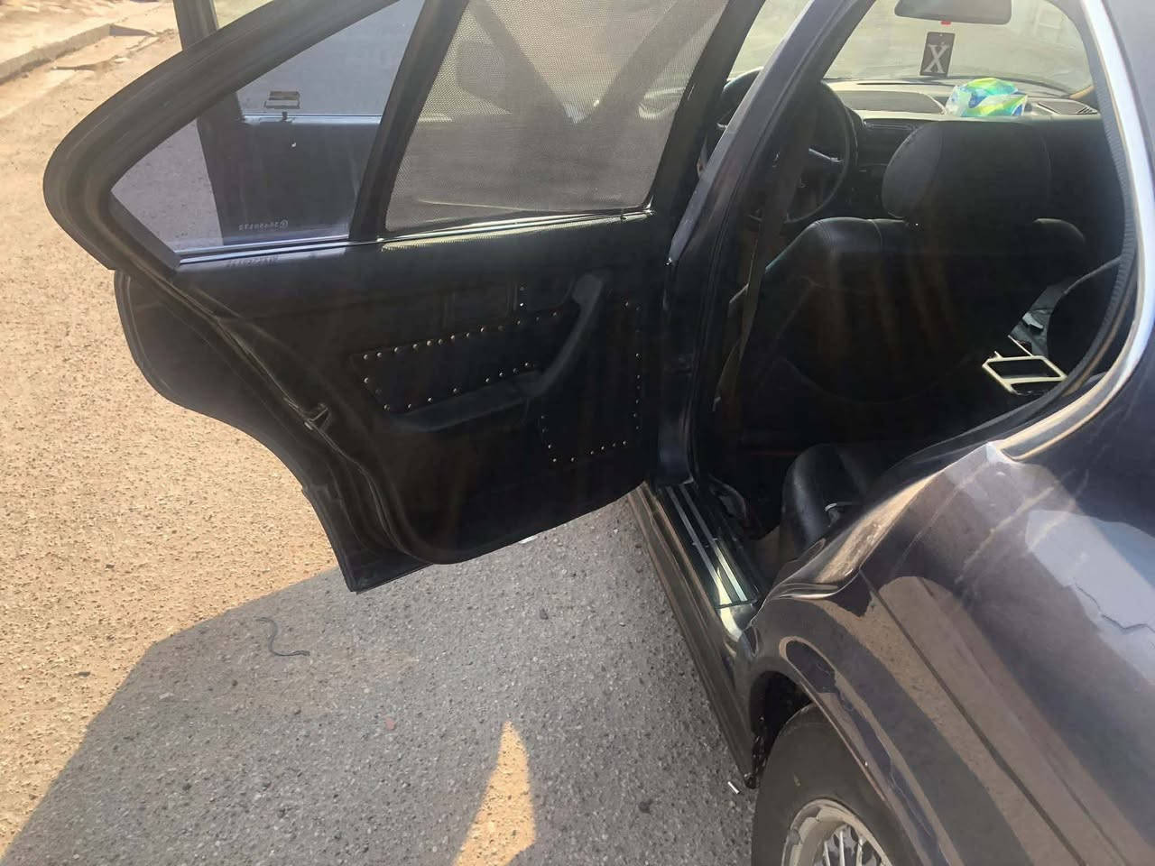 بيئم 525
موديل 89
السيارةمكفولة من الظربة سيارة بلاديةصبغ حزام فقط
بيه طخة جهة السايق الجاملغ الخلفي تخم تاير صدر جديد
باتري جديد سلايد روف اربع جام كهرباء مكينة مفتوح
السيارة حلوة ترابه ايخبلل اريده 43$وبيه مجال للاستفسار
***********
***********
