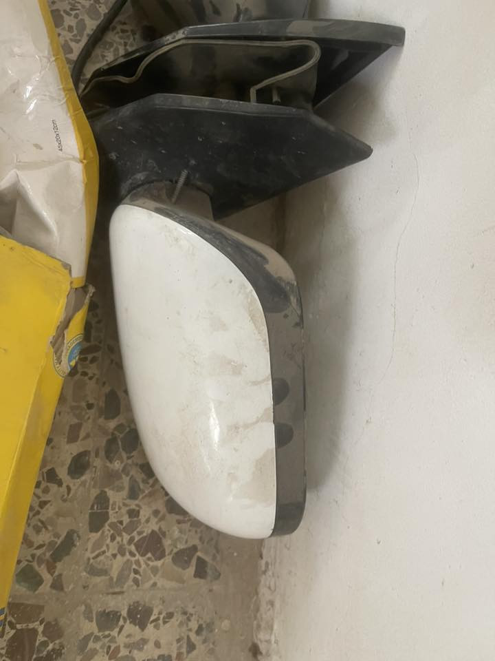 غراض بي واي دي اف ثري. جدد كلهن على زوج جدد. فقط اللايتات اثنينهن يمنى. السعر 100 الف مكاني بغداد. ***********
