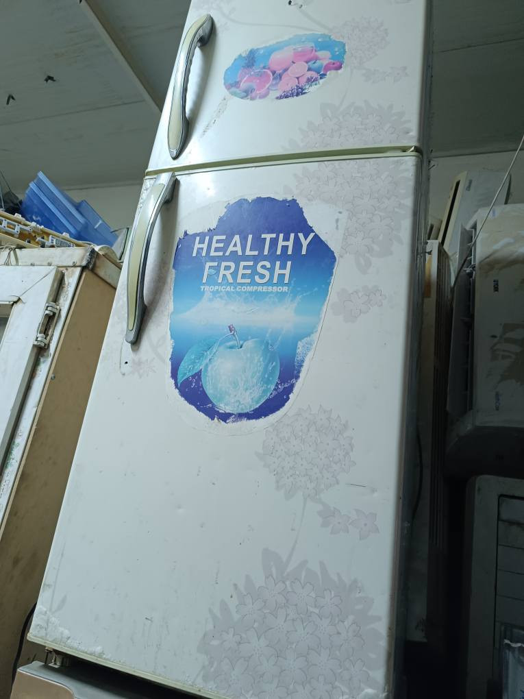 ثلاجات احجام كبيره السعر 100وثلاجات احجام وسط السعر 75وثلاجات صغار السعر 50 ومكيفات السعر 175ومكيف جنرال السعر 200وضمان سبوع بجميع الاغراض كربلاء الحر قرب مستشفى التركي شارع الطاقه الاتصال *********** كربلاء, العراق
