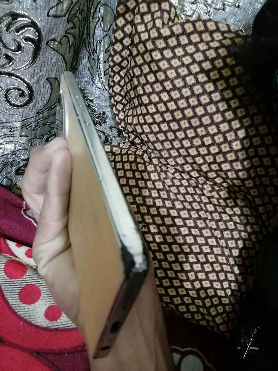 كامون ٣٠ للبيع ذاكره ٢٥٦ فقط ضهر شاصي شويه جاردات  مكاني بل يوسفيه قصر الاوسط سعر ١٠٠ وبي مجال بسيط


**إذا كنت صاحب هذا الإعلان وتريد حذفه لأي سبب، رجاءا أرسل رسالة إلى الدعم الفني**