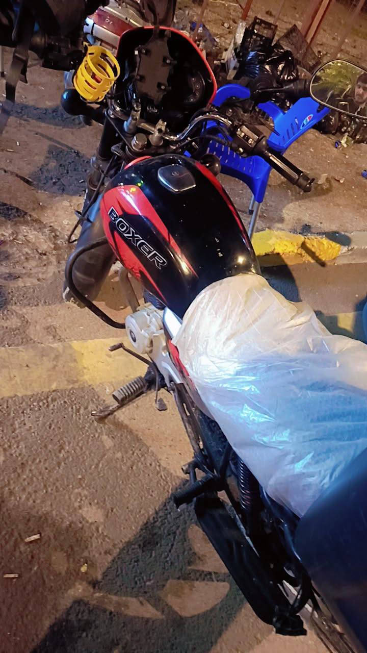 دراجة بوكسر 23 وعشرين البيع اوراق كاملة مكاني بغداد جسر ديالي *********** بية وتساب 🤍
