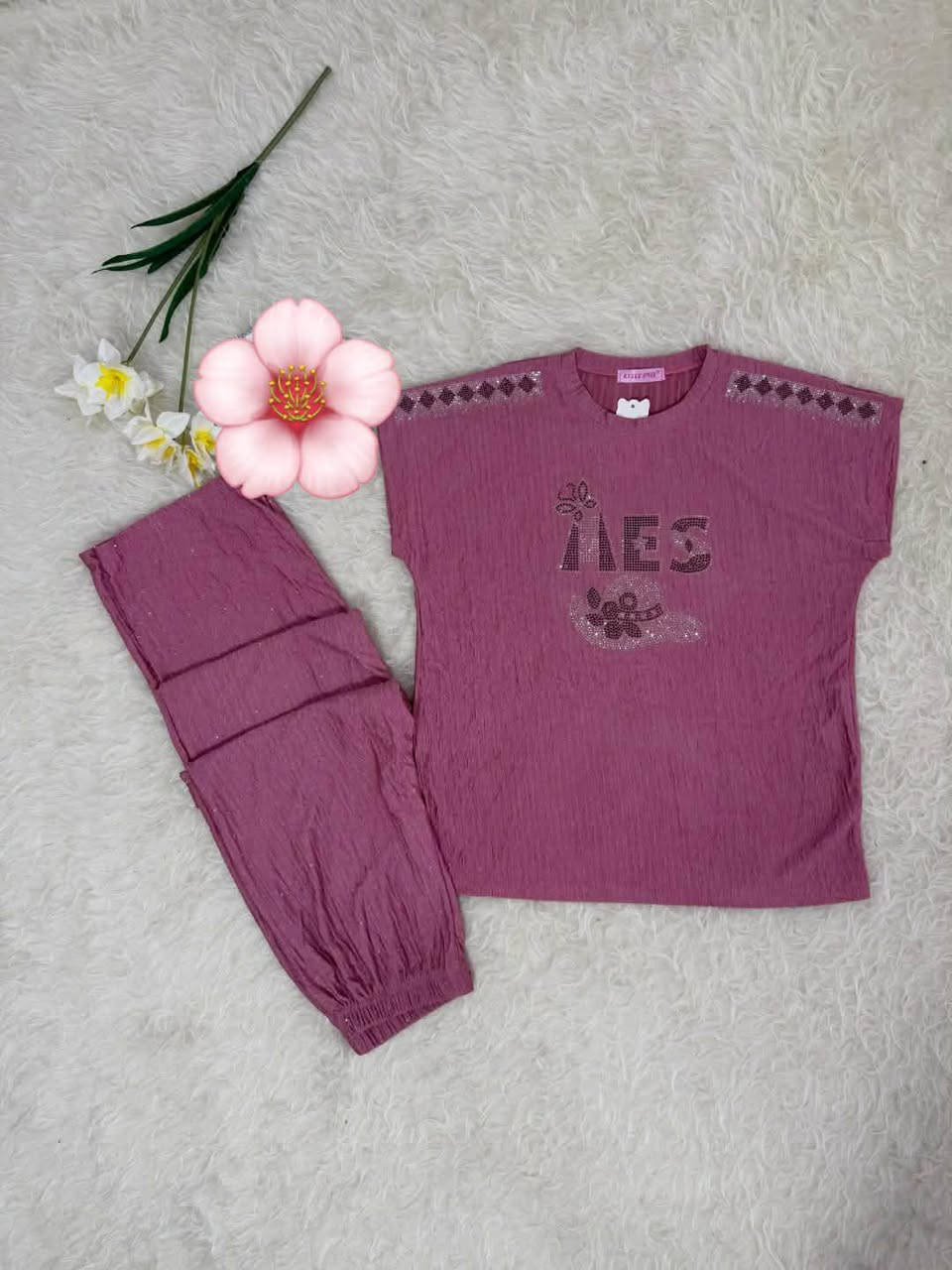 تراك نسائي كريشه ستراس 
ست الوان 
القياس راهي يلبس لحد وزن 95
السعر   8.000
قطعتين   ب. 15.000
توصيل بغداد والمحافظات 5 الف 
واتساب.  ***********
#تراك #بغداد #نسائي #explore #الاناقه
