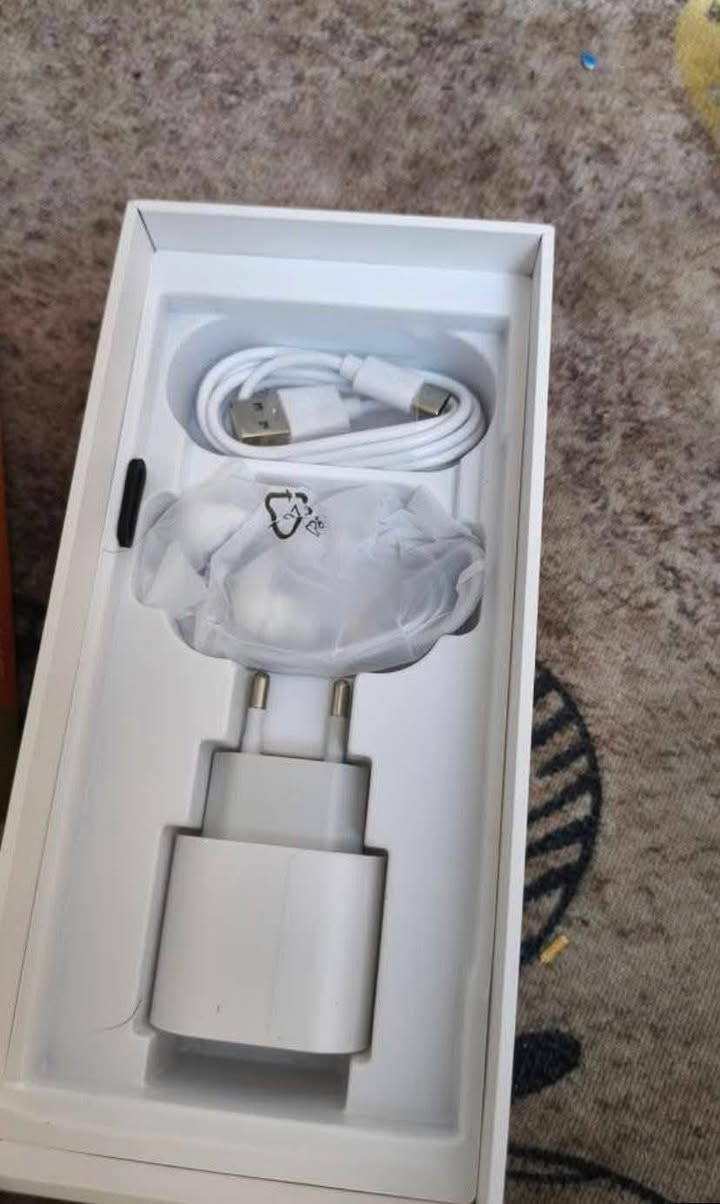 تكنو سبارك 40 جديد صارلي ثلاث ايام من اشتريته
سعر 160بي مجال كلشي بسيط حك جيه 
ذاكرة 256 رام 8


**إذا كنت صاحب هذا الإعلان وتريد حذفه لأي سبب، رجاءا أرسل رسالة إلى الدعم الفني**