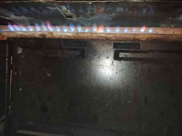 طباخ خمس عيون 
شغال مابي عيب 
250 الف وبي مجال 
*********** 
حي السماح
