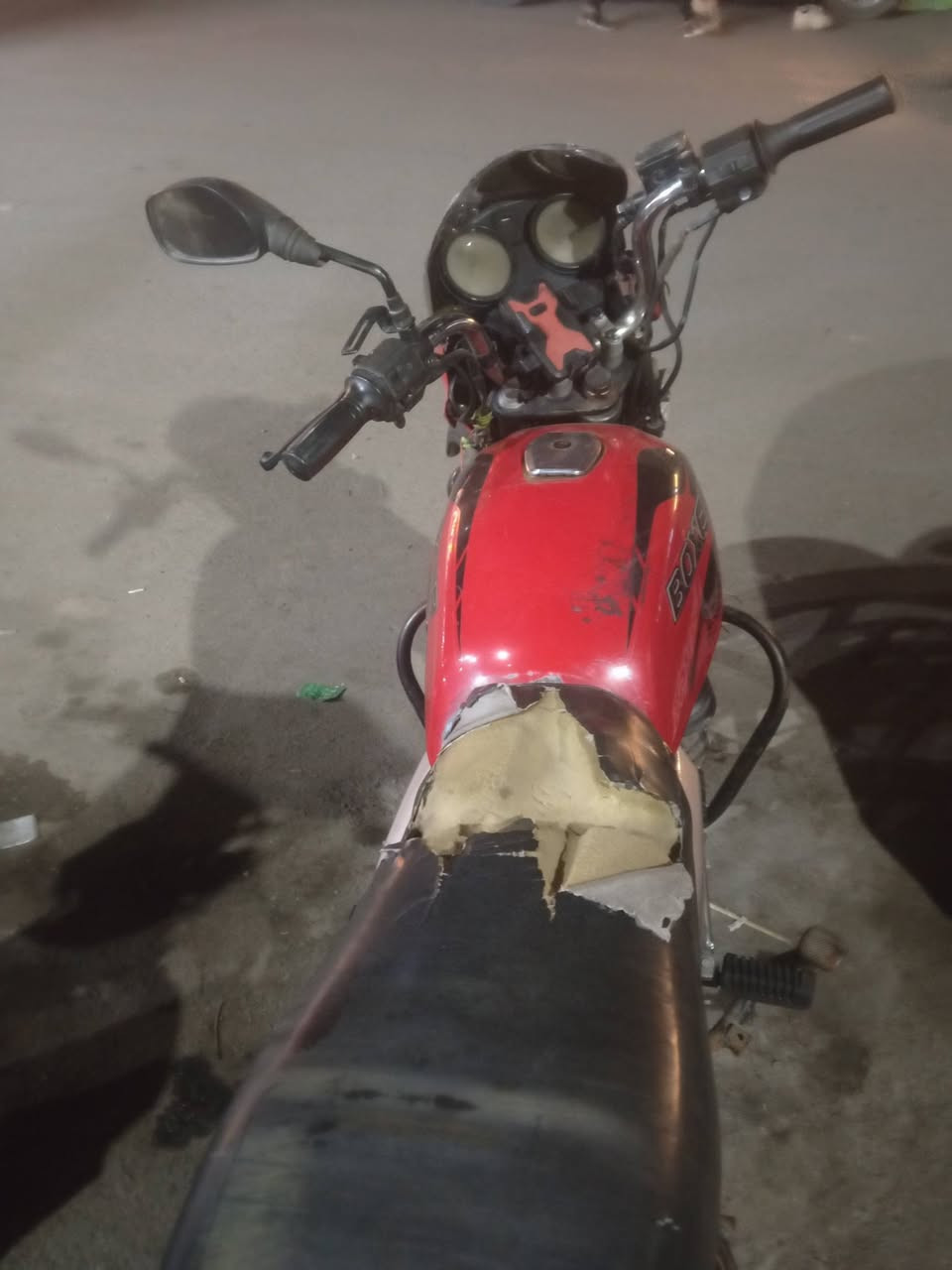 سلام عليكم بوكسر مديل 21
اوراق كامله بيه خيط تبخير ونوقصات بسيطه 
السعر 650وبيه مجال الشراي يتصل ويدلل مكاني بغداد الدوره ***********
