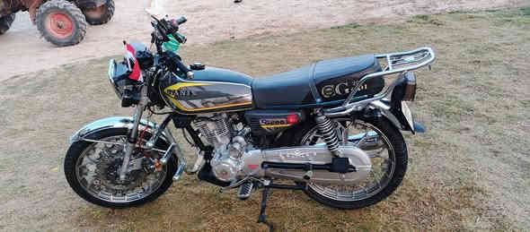 دراجه سيفان للبيع موديل 2025 مكان الدراجه تاجي السعر 850 رقم الهاتف ***********
