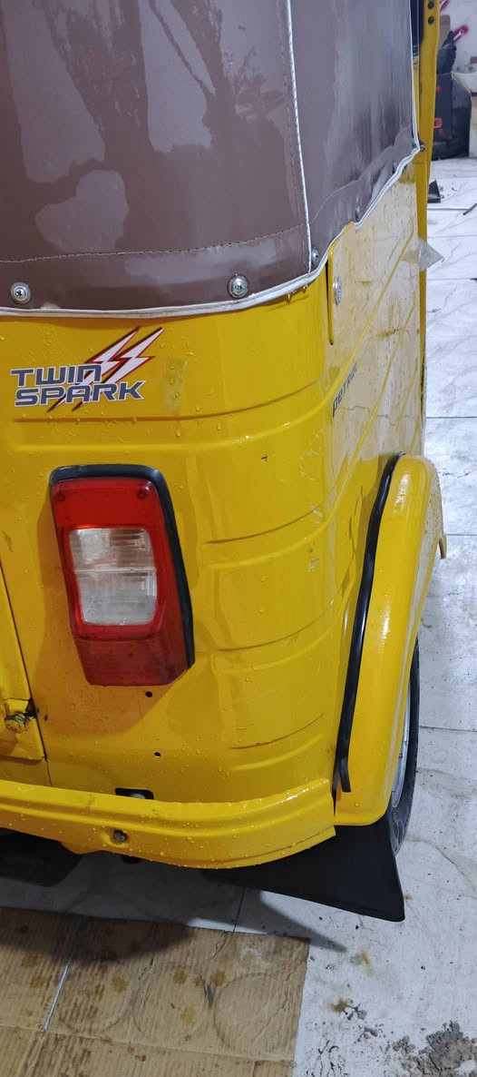 تكتك موديل 20 سنويه تجفيت جديد بيها لغد بارد وضربه صغيره بالصفحه مكاني المجر
***********
