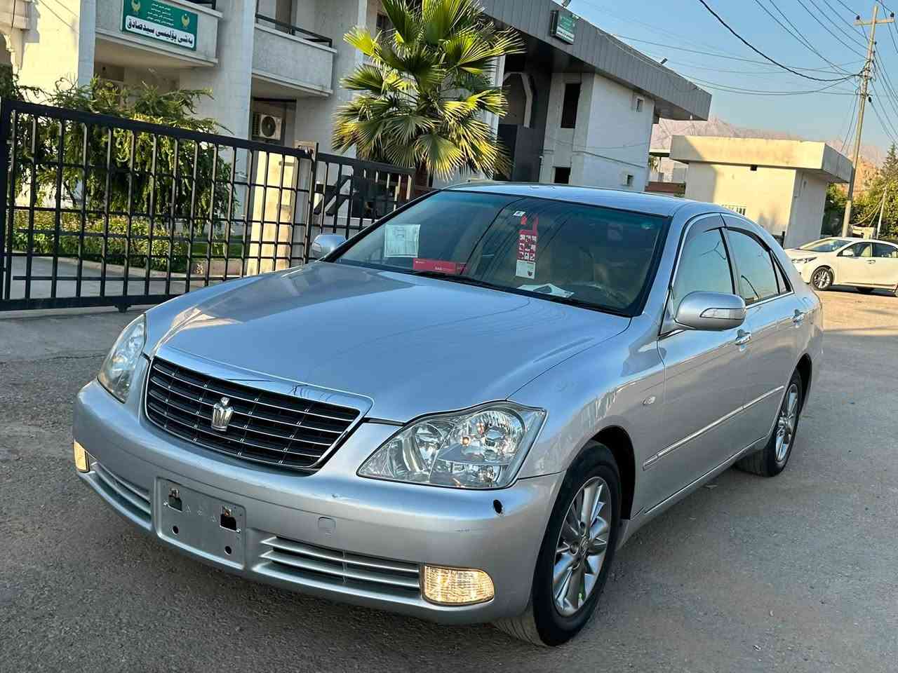 شاهانە موس ٢٠٠٦
بێ کۆدە تازە داخڵ 
گێڕو مەکینە گەورە ١٨٢
٢ دووگمە 
ئاوێنە ئیشارەت 
بێ بۆیاخە 
بێ مەسرەف لۆکە سەیارەکە 
١٥٠٠٠٠ کم ڕۆشتوە 
شوێن سەید سادق 

***********
