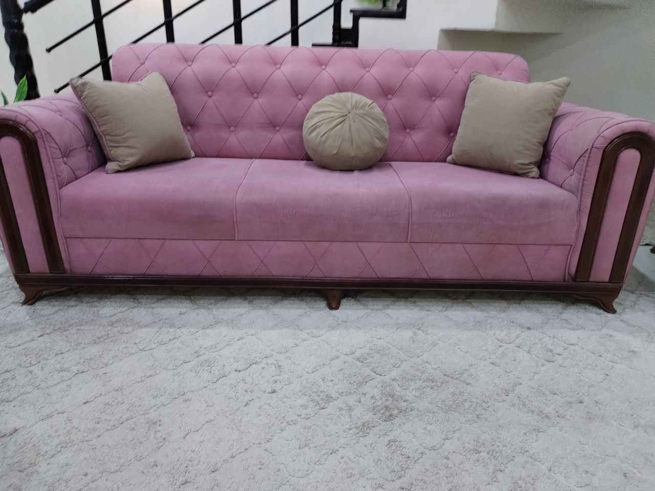 السلام عليكم 

اثاث مستعمل نظيف للبيع 

خمس قطع

ثلاث مقاعد

واثنين كرسي

السعر مليون 

*********** البصرة, العراق
