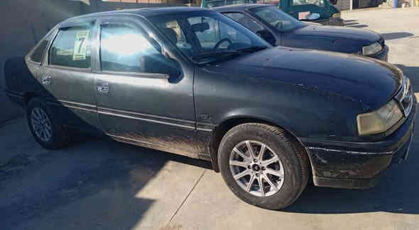 ئۆپل مدیل 92 مکینە 18 شرت وکالە و تعویل
گێڕ مکینە ب شەرت 995 هەزار غرامەی لەسەرە
سعری 32 ورقە کەمێ مجال شوین بەردەڕەش
ژ.م ***********
