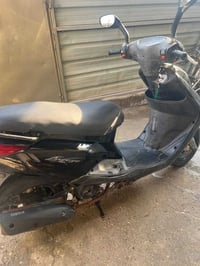 دراجه بريز  السرعه  140 نضيفه جدٱ  شلعه معدل   تجي وتشوف بعينك  السععر...