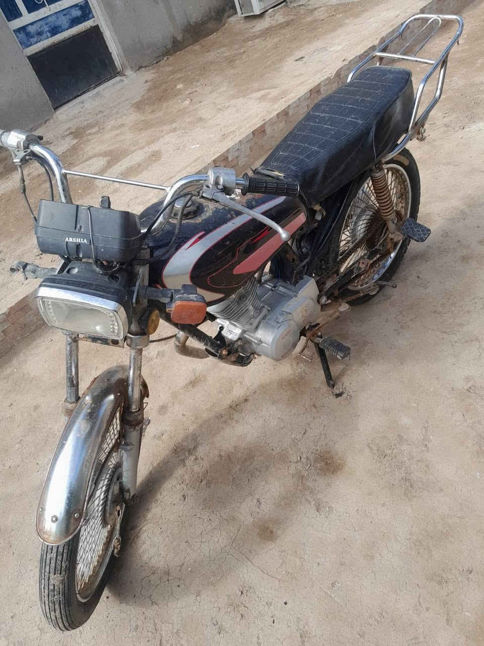 السلام عليكم للبيع دراجه  موديل ٢٠١٩اوراق كمله السعر ٢٥٠ ***********
