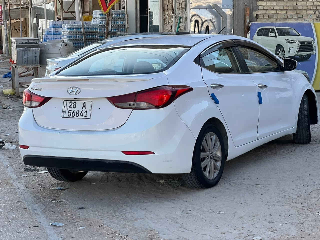 سلام عليكم 
النترا مديل 2016 فول السياره فتحه مكينه 1800 كير مكينه حداديه تبريد كله جديد السياره بيه صبغ عام أكفلك اياه من الكص وحوض الشاصي اللغد  
مكان السياره بالنجف السعر 92 و بيه مجال
الرقم ***********
