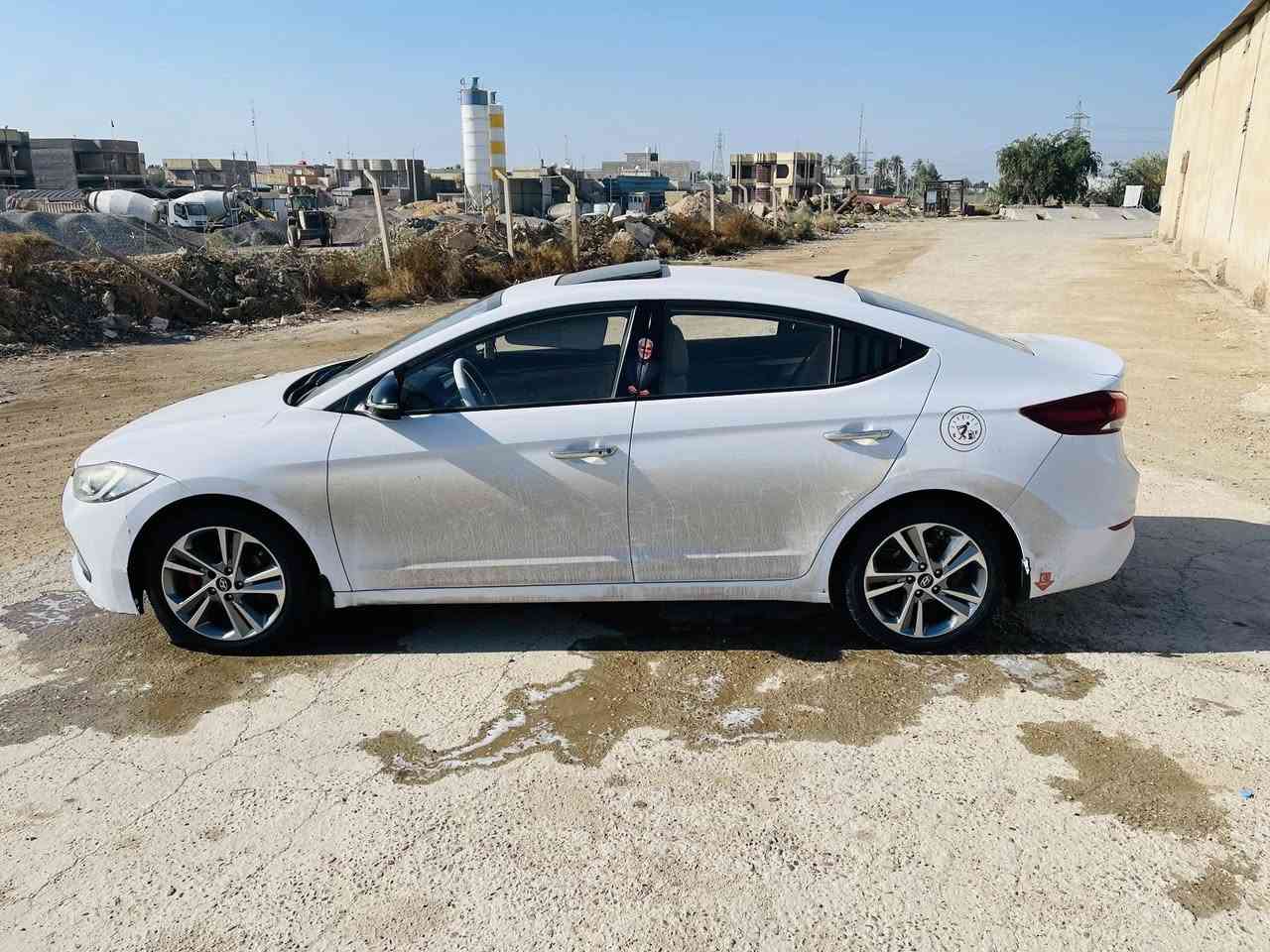 السلام عليكم اخوان الالنترا موديل 2019 سوبر كفاله من  تبدل وصبغ بيها بارد فقط الباب خلي سايق والجاملغ الامامي مابين كلش صغار السياره فول فتحه سقف بصمه تشغيل عن بعد  اشاير بالمري ويل كروم مكينه وكير وحداديه جديد مكاني كربلاء طويريج السعر 155 ورقه وبيها مجال قليل الاستفسار اكثر الاتصال ***********
