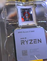 معالج رايزن 5 5600 جديد بعدة كبس بل لوك الي يفيدة ينطي سعر وموجود توصي...