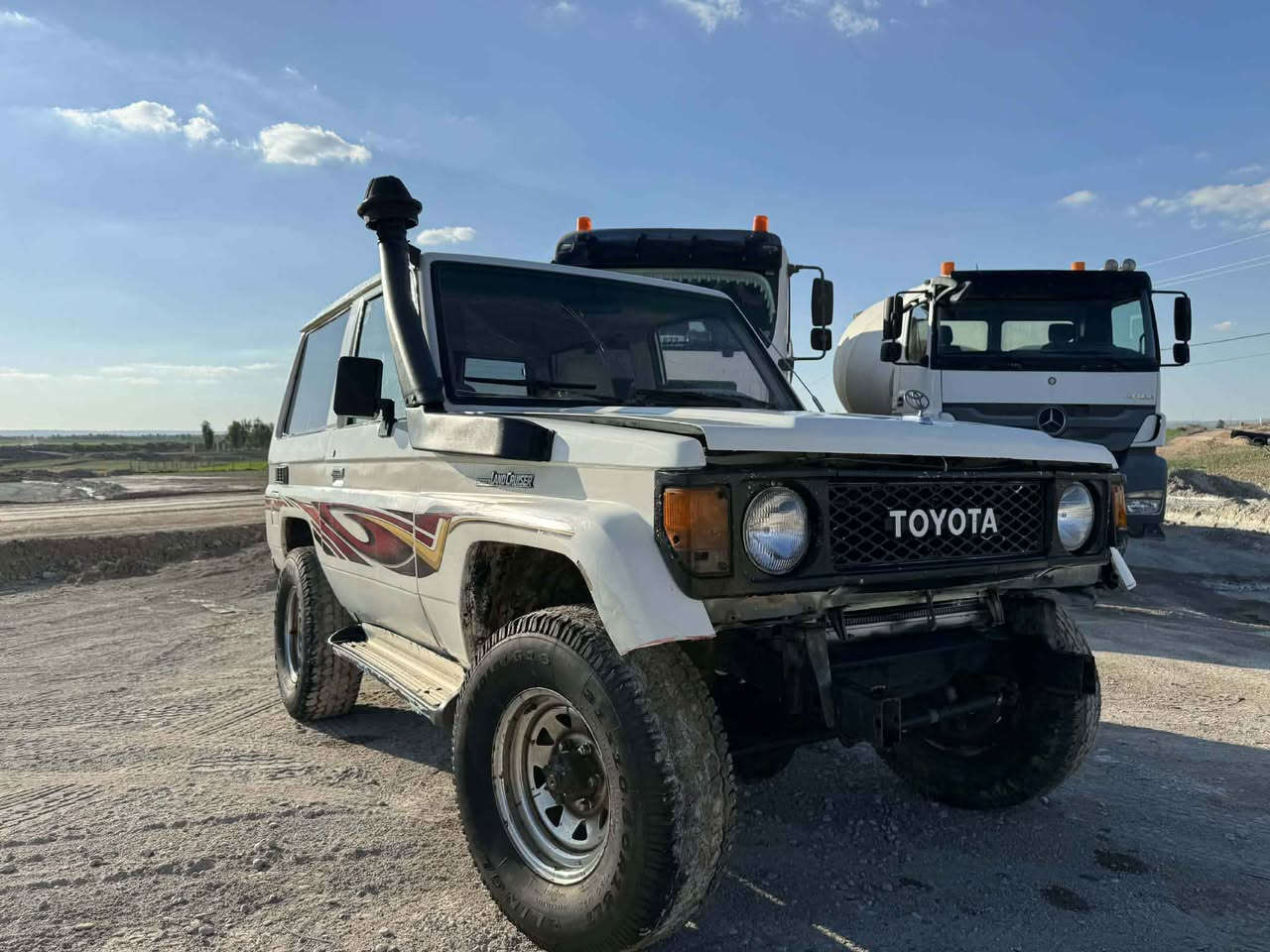 ميكزميني مؤديل 90 گيرو مه كينه ي ڤيڤيتي لؤكي له سه ره هه ردو اكسلي لؤك ده بل اكسل به شه رت سه ياره كه هه تا بلي جوانو پاكه شاصي هيج كويي ته قيويو خايسي نيه ئارمي هه يه سه ياره كه سعري32و تؤزيك مه جال موشته ري نيت ره حمه تت ليبي عه زيتمان مه ده *********** كالار, السليمانية
