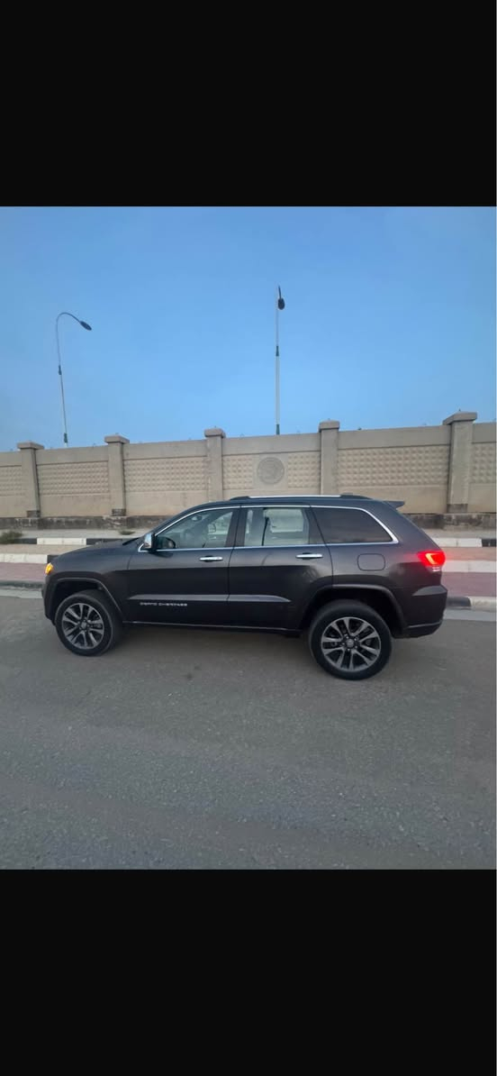 جيب أوفر لاند  Jeep Overland
الموديل 2017
رقم السيارة | كربلاء ومكانة كربلاء 🔹
 📍 السعر 170
المسافة المقطوعة (((70)))الف

⚠️ حادثها موضح بلصور 

المواصفات 🔰

‏‎ جگات تصعد وتنزل محرك 6 سلندر 3600 صالنصه عدد اثنين

‏‎فتحة بانوراما.

‏‎كشنات جلد بشعار اوفرلاند مع تدفئة وتبريد.

‏‎كشنات خلفية مع تدفئة.

‏‎كشنات أمامية بتحكم كهربائي وذاكرة.

‏‎ستيرن تدفئة وكهربائي مع شفتات.

‏‎دشبول خياطة بلادي أصلي.

‏‎جكات.

‏‎أربع وضعيات للقيادة.

‏‎نظام صرف الوقود (إيكو).

‏‎مرآة جانبية عند الرجوع للخلف مع هيتر.

‏‎لايتات لد أمامي وخلفي مع منظومة زينون بلادي.

‏‎كاميرا خلفية وحساسات أمامية وخلفية.

‏‎شاشة كبيرة.

‏‎صندوك كهربائي.

‏‎تشغيل عن بعد.

‏‎هوكات أمامي وخلفي. كربلاء, العراق


**إذا كنت صاحب هذا الإعلان وتريد حذفه لأي سبب، رجاءا أرسل رسالة إلى الدعم الفني**