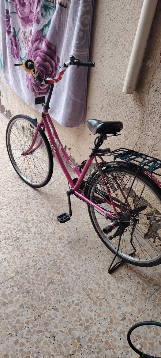 بايسكل للبيع مال بالة اصلي
السعر  90 الف مكاني حيانيه الشراي يتصل *********** او واتساب وشكراا
