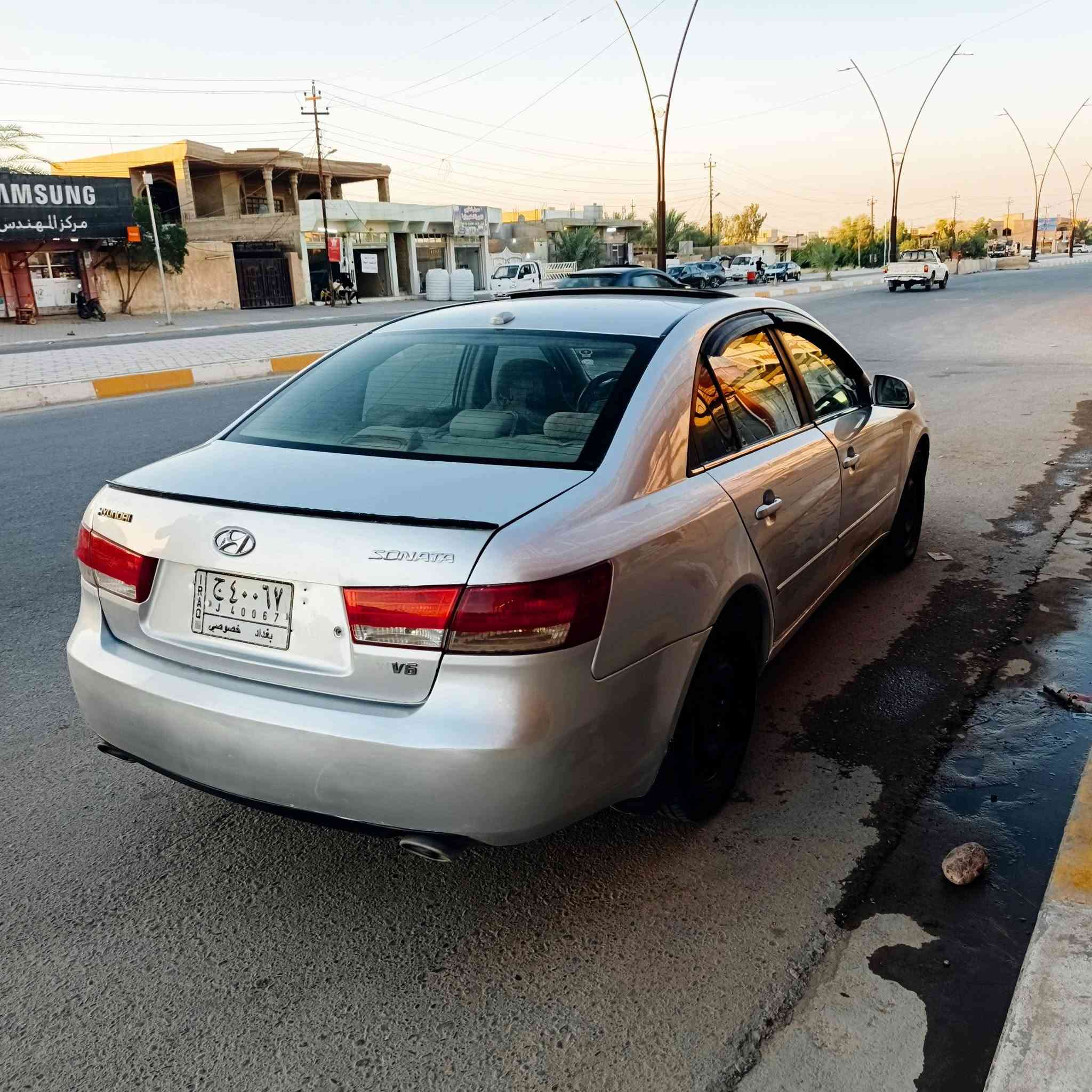 السلام عليكم بيع مستعجل  بسعر مناسب جدآ  ٧٩ ورقه سوناتا ٢٠٠٨فول مواصفات لون سلفر رقم بغداد مميز باسمنا مشروع وطني محرك جديد بال كارتون شرط كير شرط تبريد ثلج صدر امامي خلفي طخم تاير منضومة زنون سياره جاهزه من الدعاميه للدعاميه  استخدام شخصي ع ايدي برغي مابيه نقص ترايك ٢٠٠
ملاحظة/السياره بيه هلال خلفي طخه بسيطه+جاملغ امامي سكن وباب سكن كليررر شرط بدون دواخل 
السعر ٨٣ورقه نقد فقط 
مكاني تكريت 
***********
***********
السلام عليكم بيع مستعجل  بسعر مناسب جدآ  ٨٣ ورقه سوناتا ٢٠٠٨فول مواصفات لون سلفر رقم بغداد مميز باسمنا مشروع وطني محرك جديد بال كارتون شرط كير شرط تبريد ثلج صدر امامي خلفي طخم تاير منضومة زنون سياره جاهزه من الدعاميه للدعاميه  استخدام شخصي ع ايدي برغي مابيه نقص ترايك ٢٠٠
