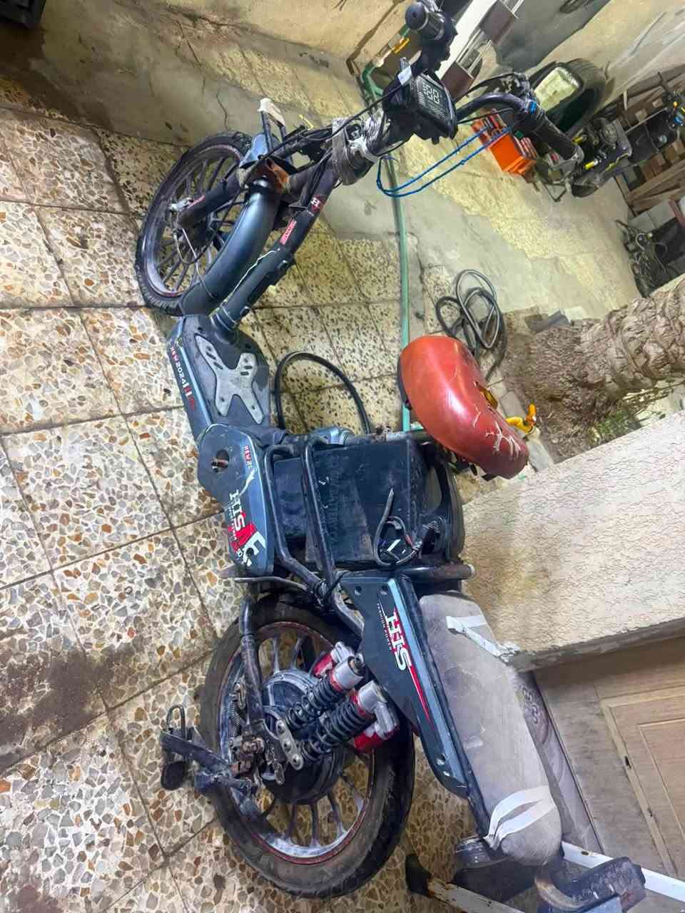 شغاله ابيعه كوم حديد 65 الف بيها مجال حك الجيه 

***********
