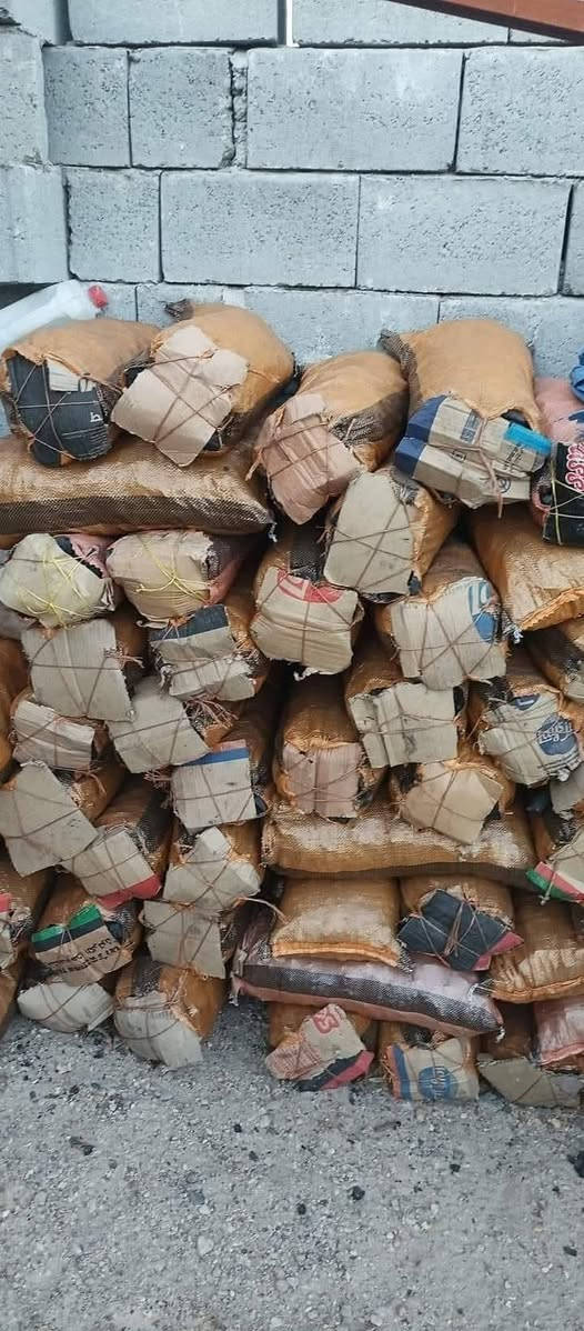 يوجد حطب كواني يابس لكونية 5 واصل ويوجد حطب        كيات  *********** مكان الجزير الخالديه
