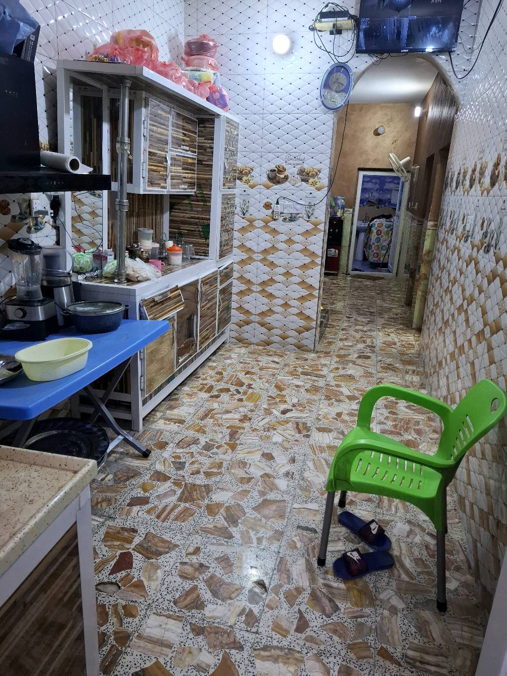 دار بالشالجيه للبيع ١٠٠ متر (طابو صرف )من جهه سياج السكك ثاني بيت بالفرع 
بناء مسلح جديد طابقين 
بي ٤ غرف واستقبال وحمام عدد ٢ كبار وتواليت خارجي وطرمه ومطبخ  
الاتصال او واتس اب ***********