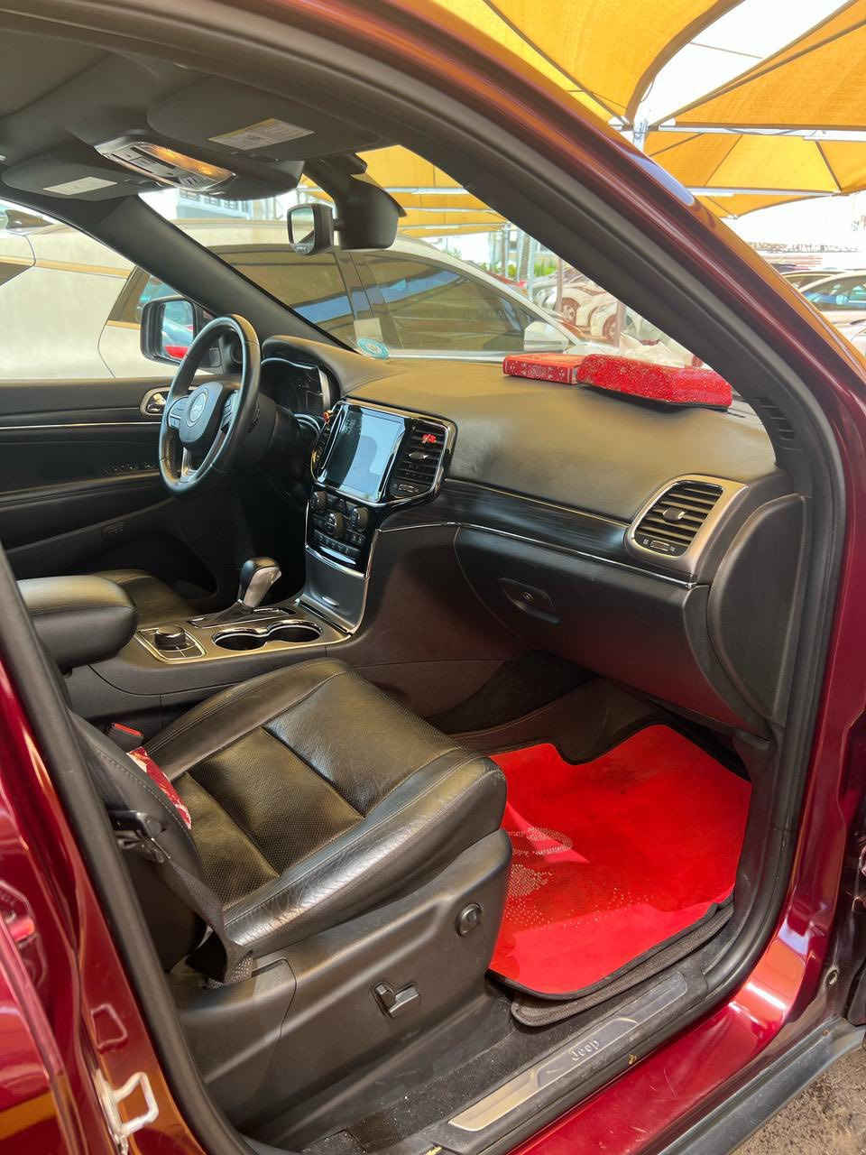 السلام عليكم 
جيب 2019 فول مواصفات رقم بغداد 
السياره موضح حادثه بصور وتقرير موجود
العنوان 
نفق الشرطه حي حطين
للاستفسار

‭+964 770 298 6736‬
