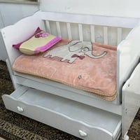 جربايه طفل  وكركوت بنفس الوقت هزاز تجي من صفحه مفتوحه تصير بصف الجرباي...