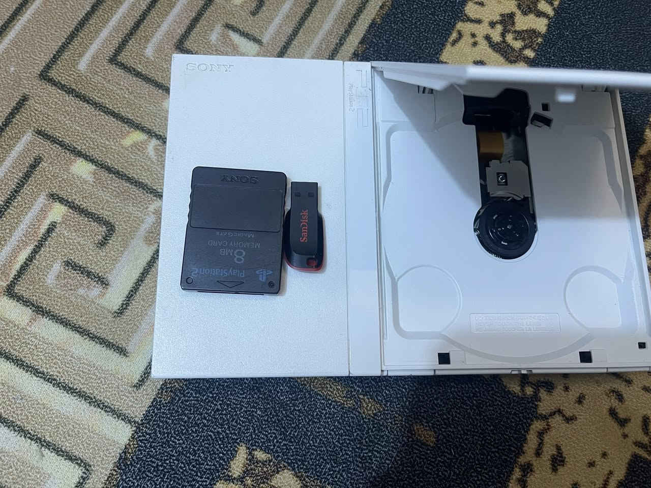 سلام عليكم ps2 سلم باله مستخدم أسبوع فقط لون ابيضّ نضيف مع فلاش اصلي ابو ١٥ الف ميموري اصلي ويده اصليه كامل ملحقات اي نقص ماكو 
الفلاش بي خمس لعبات فقط الأصلي اله الحرب نسختين الاصليه المترجم عربي مع جميع الاستعراضات وبلاك وبيس ٢٠٢٠ وجي تي اي 
سعر ٧٠ بي مجال 
العنوان كربلاء حي السلام 
تواصل خاص او واتساب 
***********

او تلكرام @i7_uo
