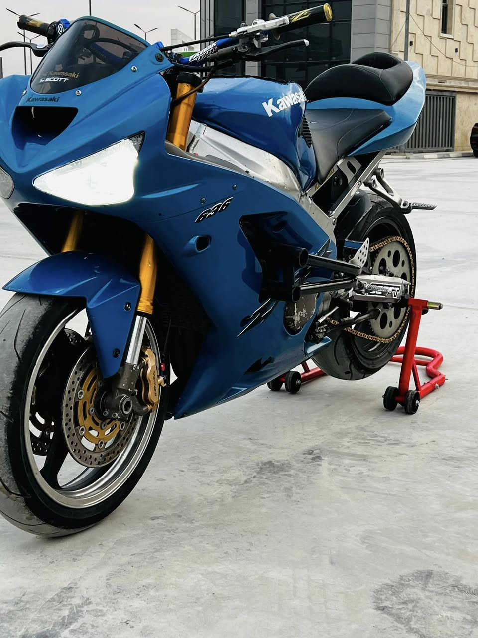 السلام عليكم دراجة كاوسكي 636 مكينه جديدة الدراجة نكرة بكل وقت اي نقص مابيها الدراجة كامله ***********
