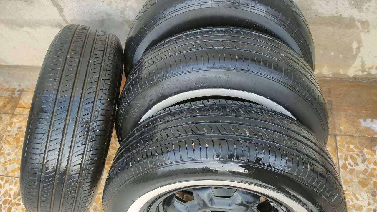 السلام عليكم ويلاه تايات مال كلايزر حجم 14  (205/75/14 ) للبيع السعر 125 التصال عل رقم  *********** ***********
